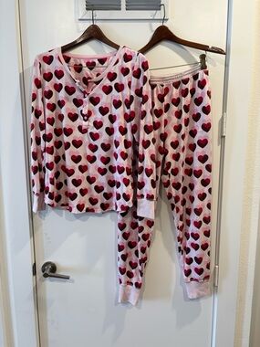 Kate Spade Heart-Print Pajama Set - Cozy Two-Piece Sleepwear